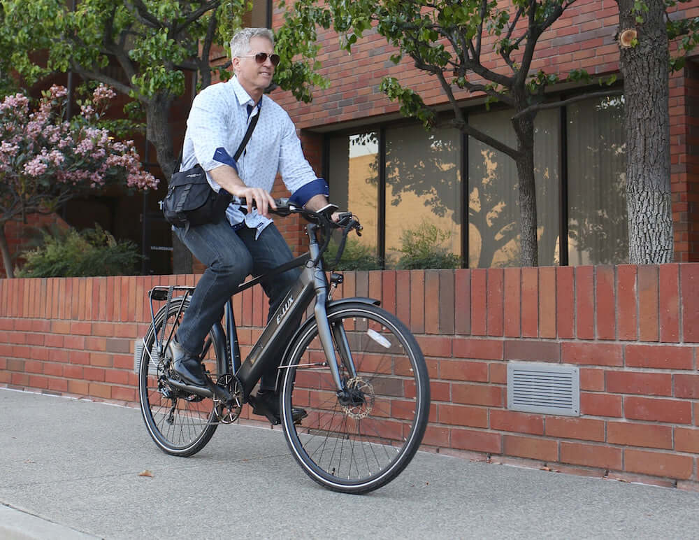 An Electric Bike Is the Answer to Your Morning Commute Problems